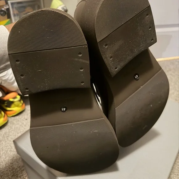 Balenciaga Men's Taupe Oxfords - Picture 5 of 11